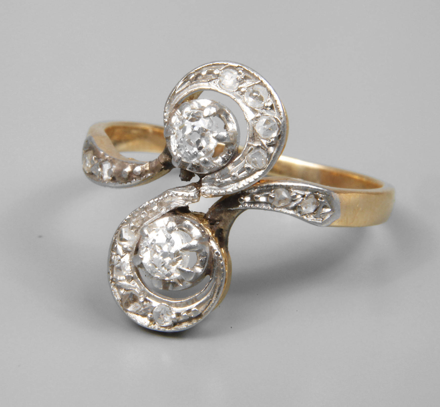 Damenring mit Diamantbesatz