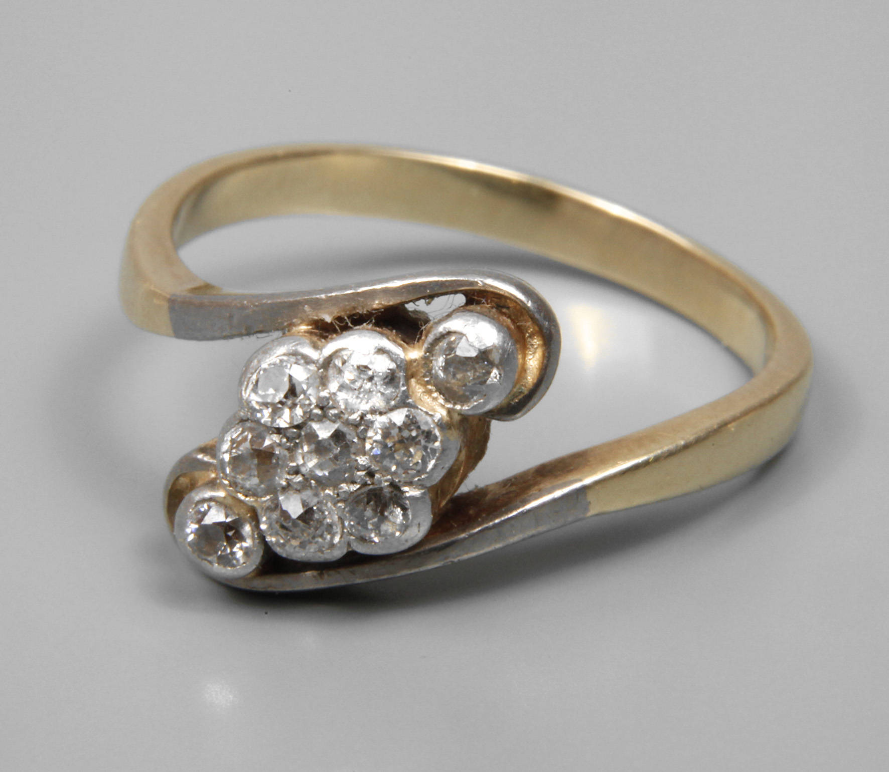 Damenring mit Diamantbesatz