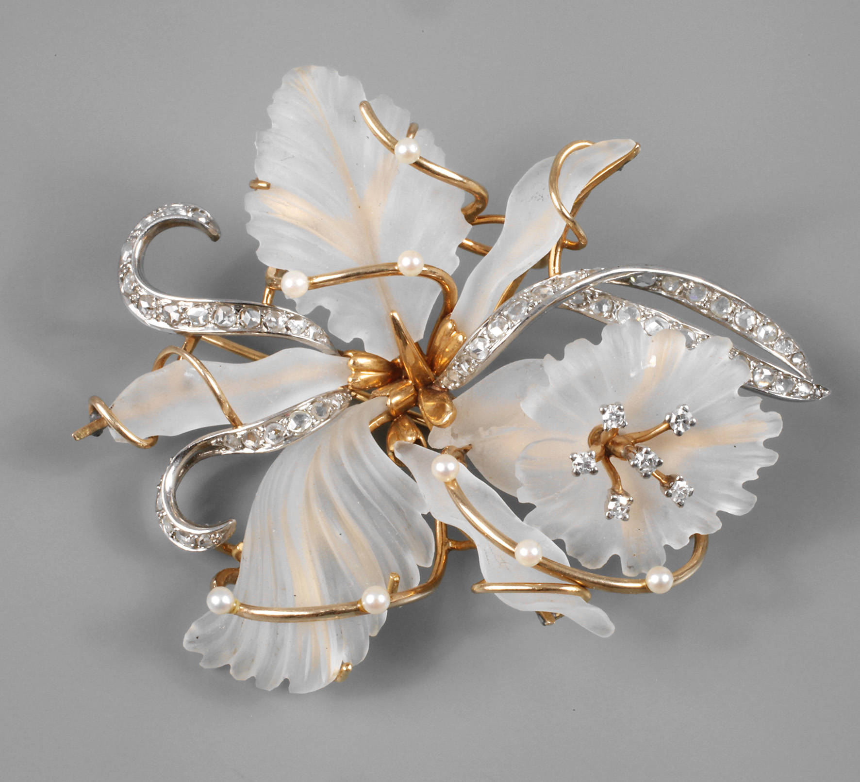 Feine Brosche mit Bergkristall- und Diamantbesatz