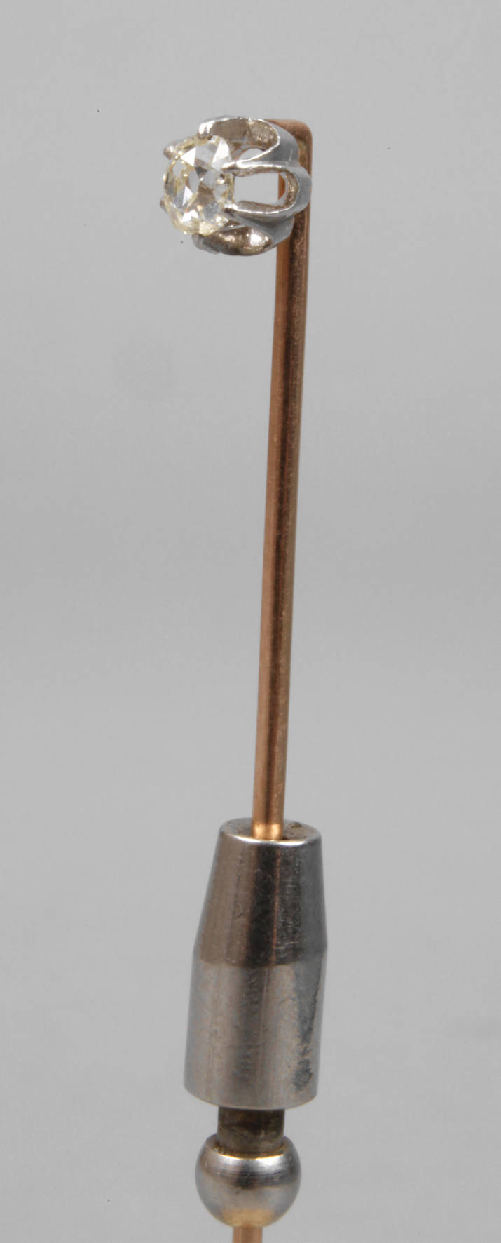 Reversnadel mit Diamantbesatz