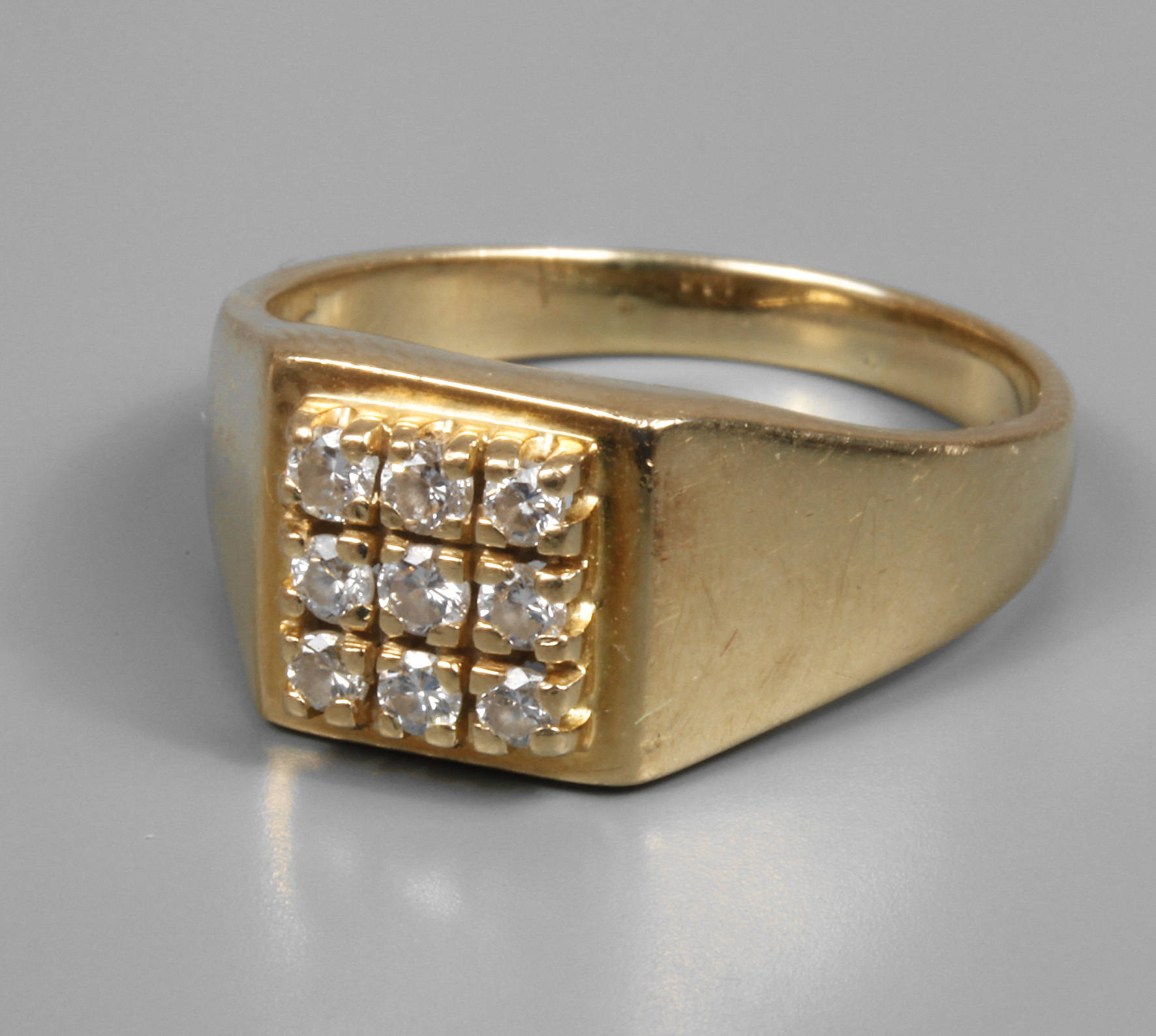 Damenring mit Diamantbesatz