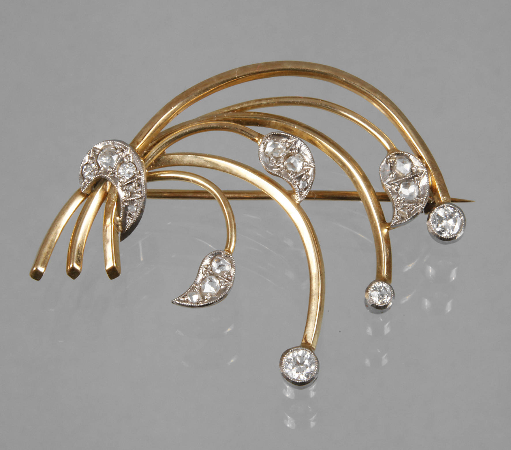 Brosche mit Diamantbesatz