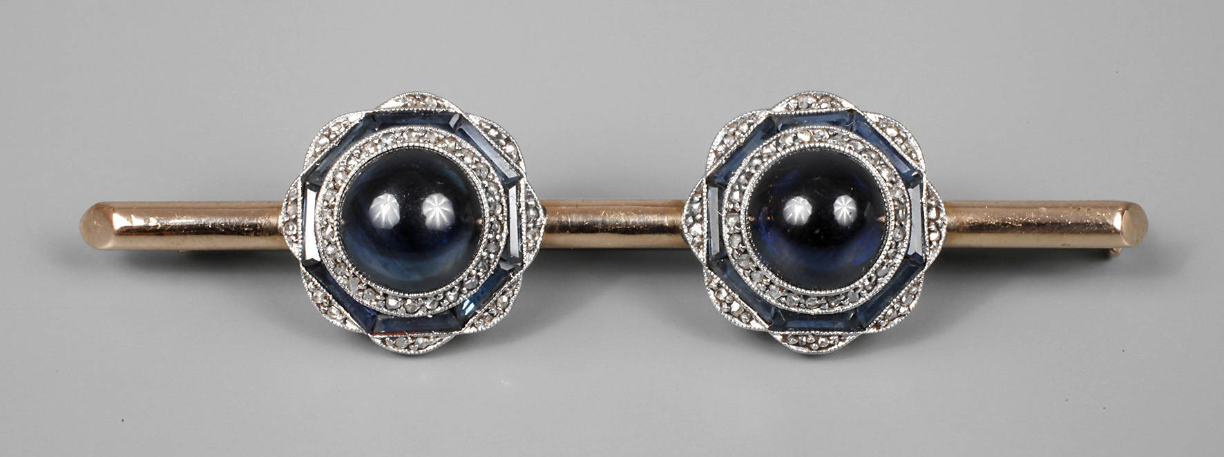 Stabbrosche mit Saphiren und Diamanten