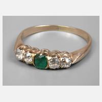 Damenring mit Smaragd und Diamanten111