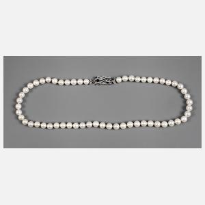Perlenkette mit Schmuckschließe