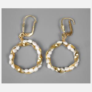 Paar Ohrhänger mit Perlen