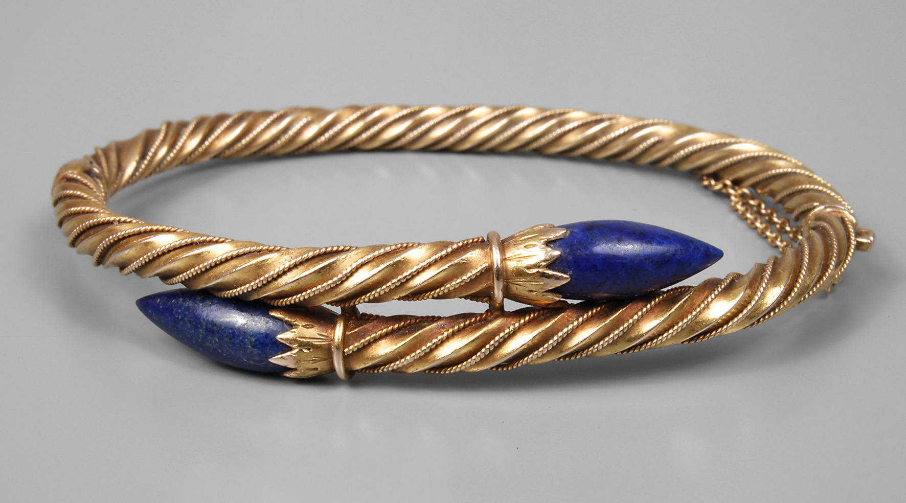 Armreif mit Lapislazulibesatz