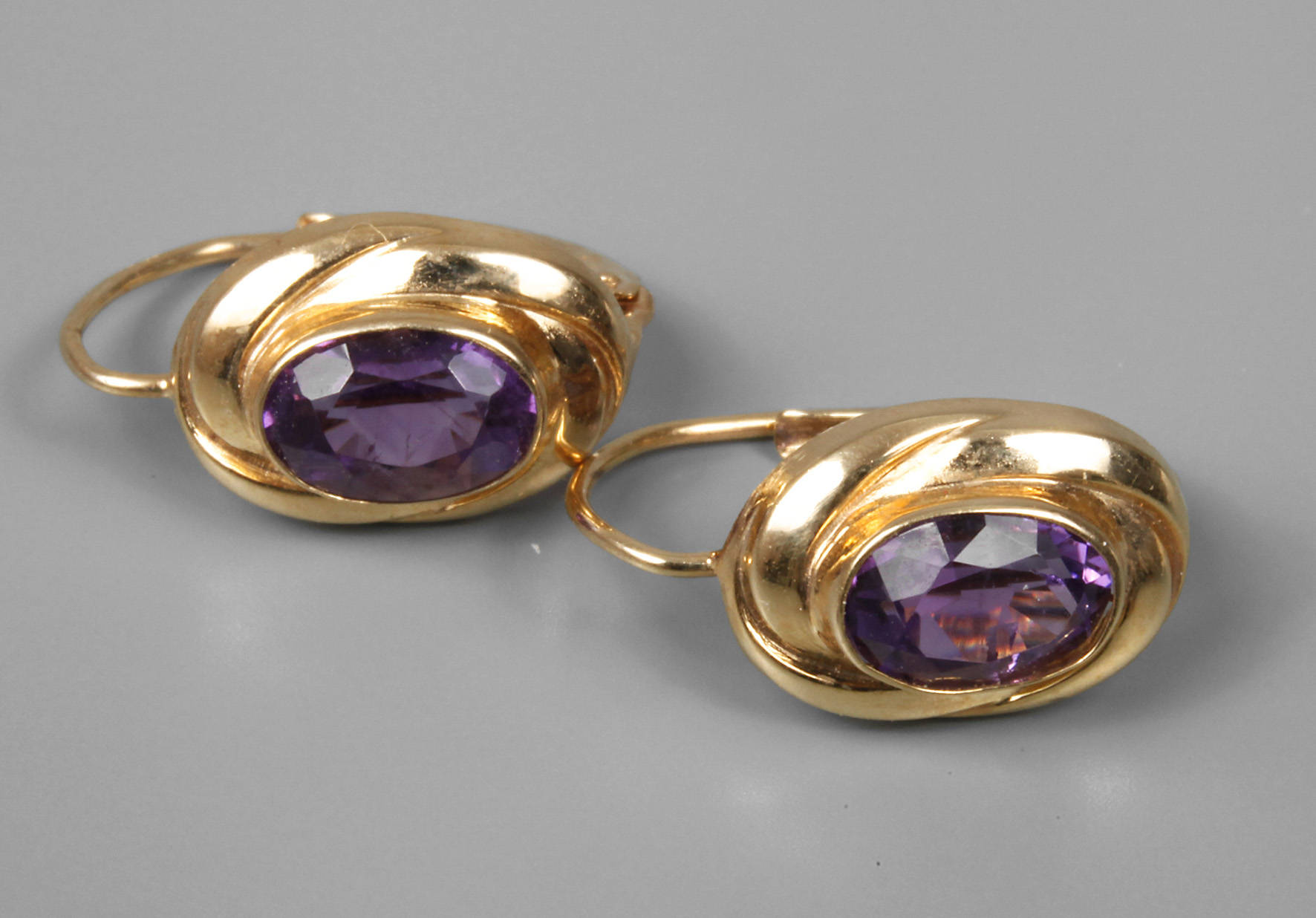 Paar Ohrringe mit Amethyst