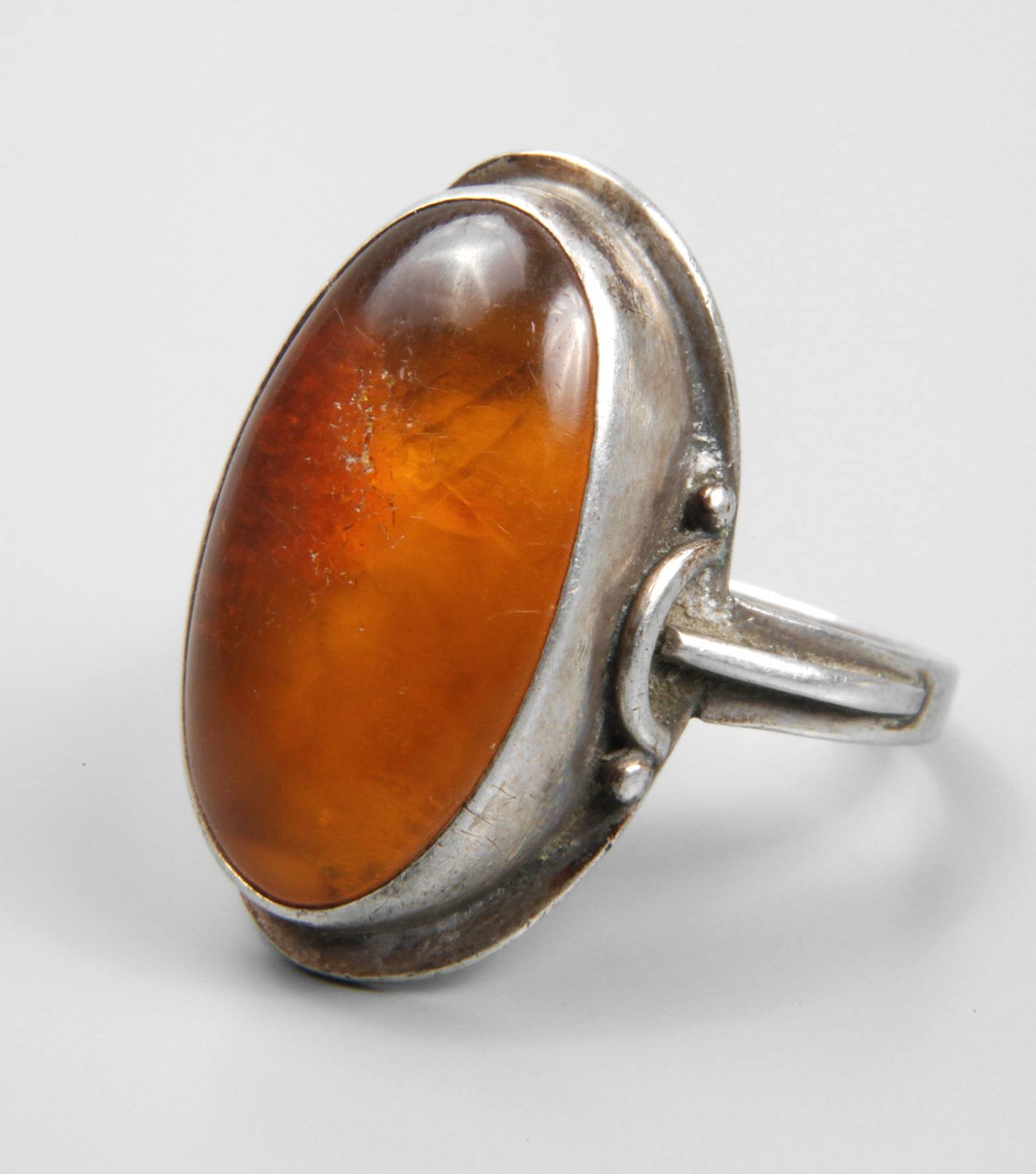 Damenring mit Bernstein