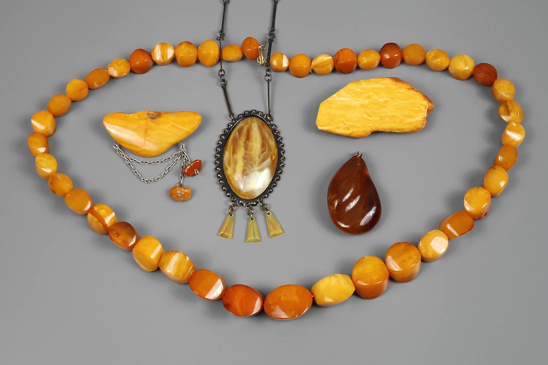 Konvolut Bernsteinschmuck