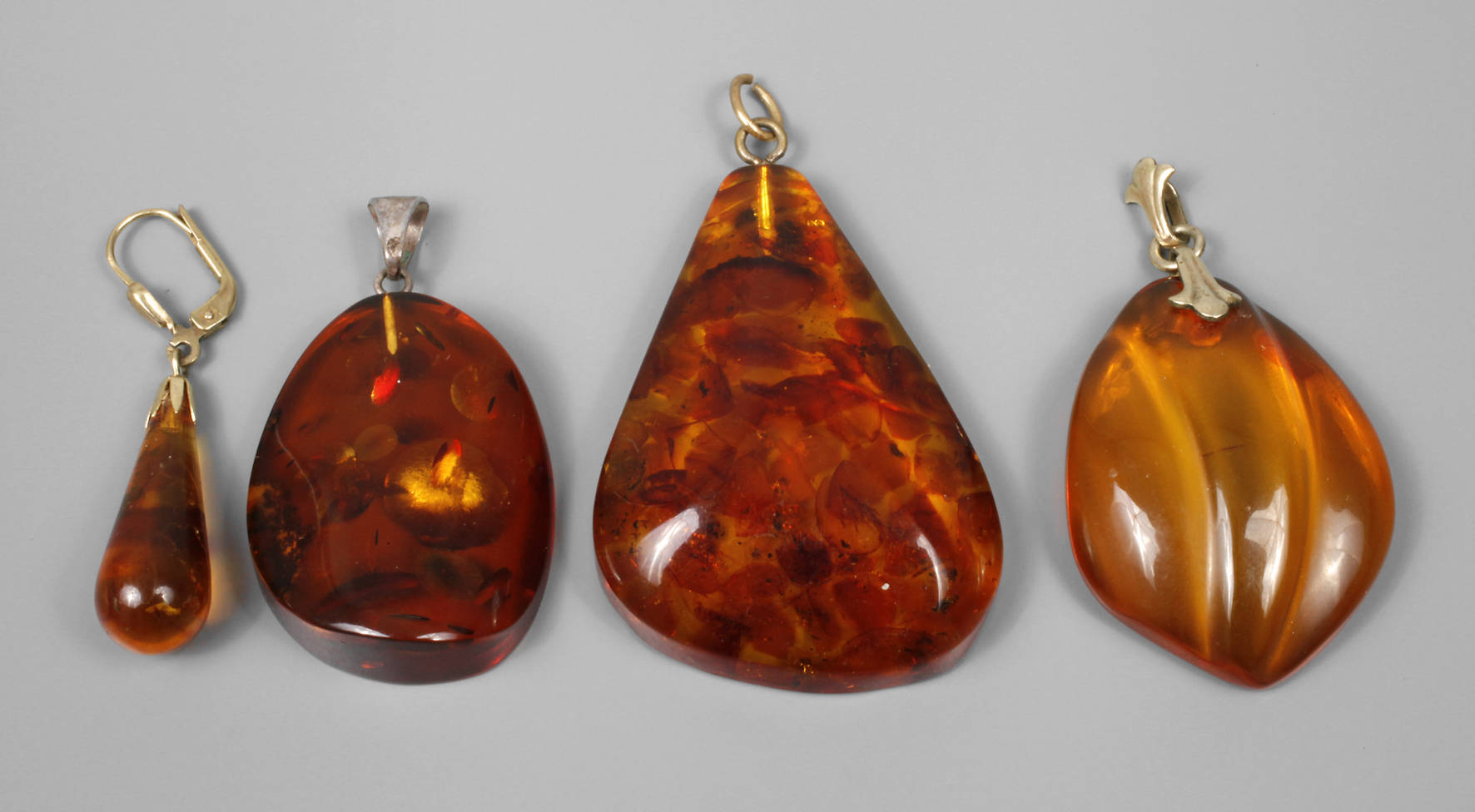 Konvolut Bernsteinschmuck