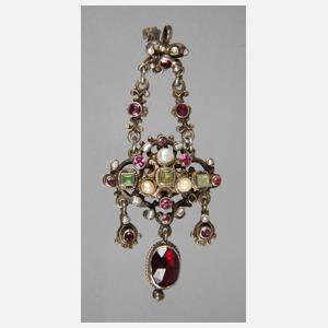 Aufwendiger Anhänger im Barockstil