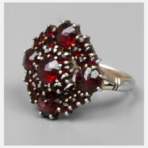 Damenring mit Granatbesatz