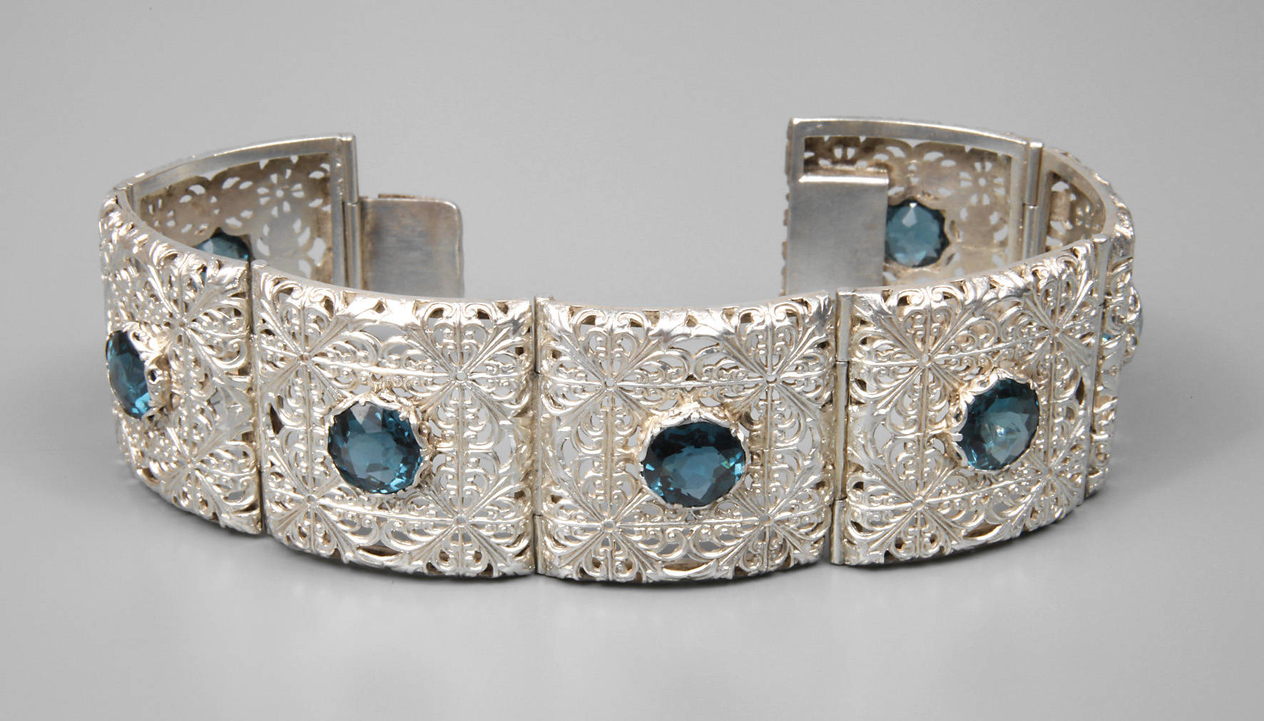 Breites Silberarmband