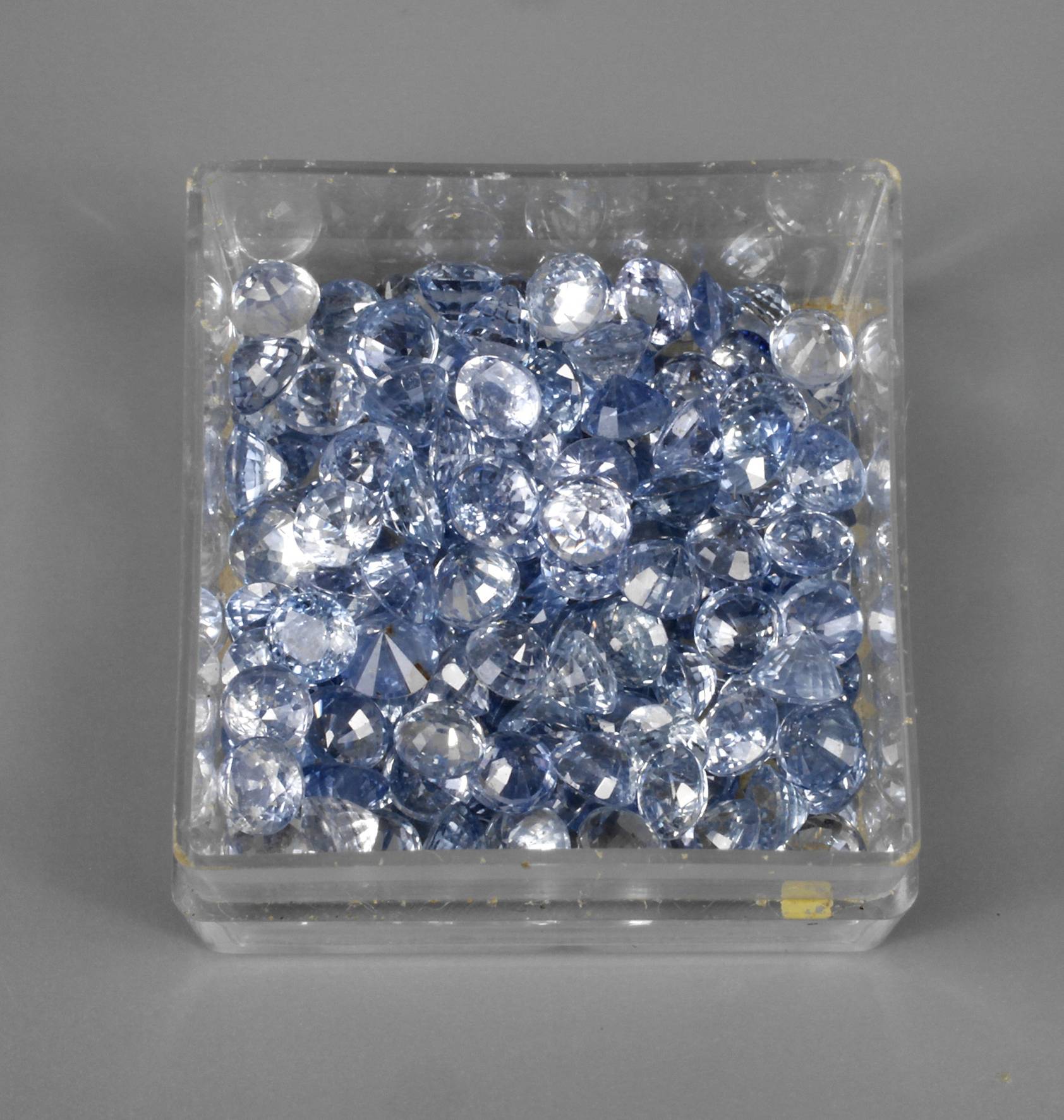 Konvolut hellblaue Saphire