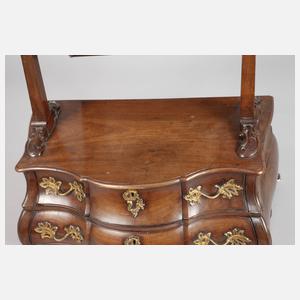 Rokoko-Frisiermöbel von Abraham Roentgen