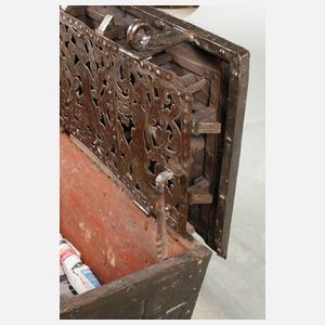 Bedeutende Eisentruhe