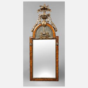 Klassizistischer Spiegel