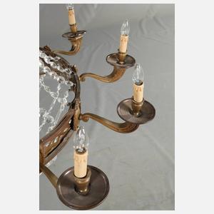 Übergroßer Kronleuchter