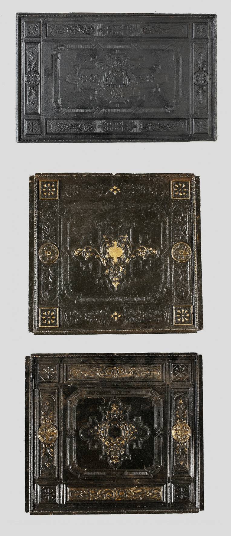 Drei Ofenplatten Historismus