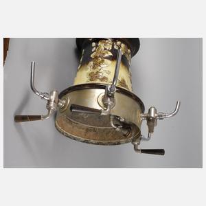 Zapfhahnanlage mit Säule