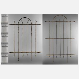 Sechs kleine und ein großes Fenstergitter