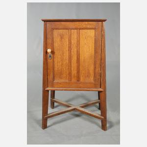 Konisches Schränkchen