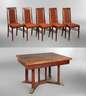 Auszugstisch mit fünf Stühlen