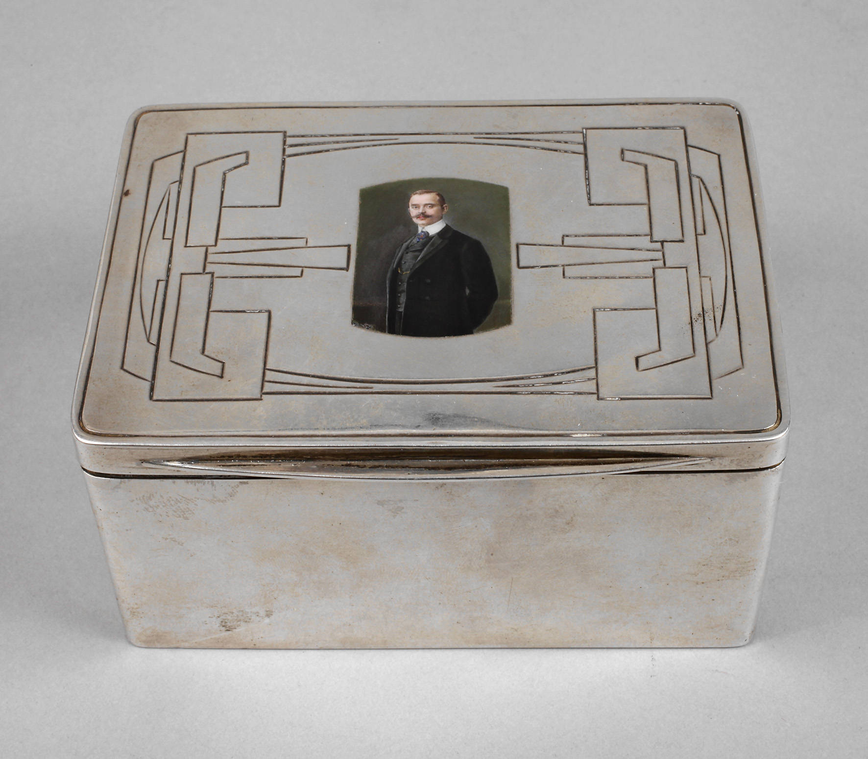 Zigarettendose mit Bildnis Erzherzog von Hessen