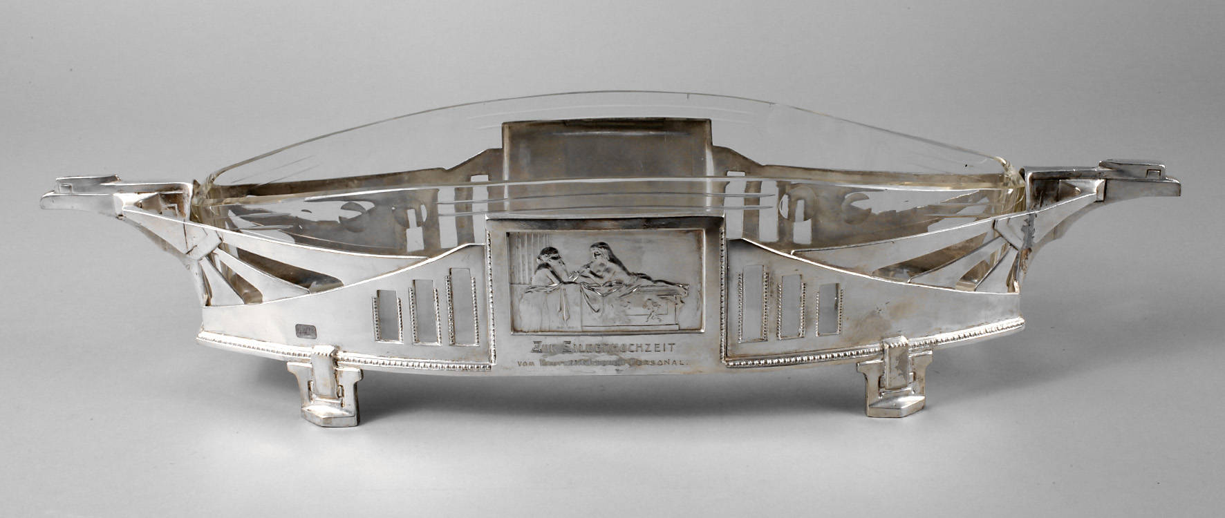 Große Jugendstiljardiniere