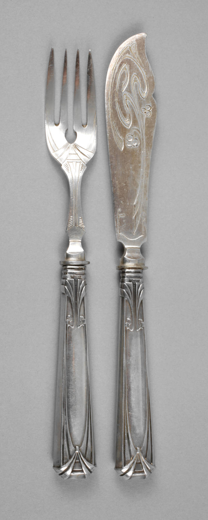 Peter Behrens zwei Teile Fischbesteck Silber