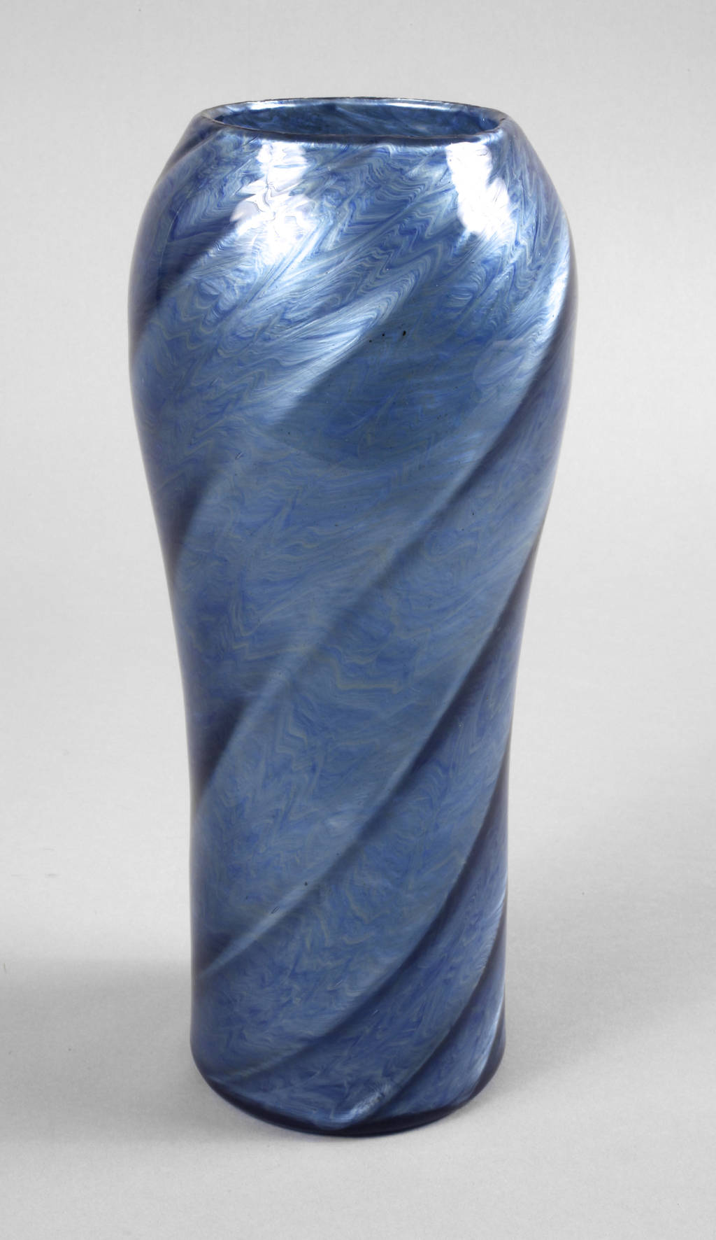 Loetz Wwe. Vase ”Melusin schief gedreht”