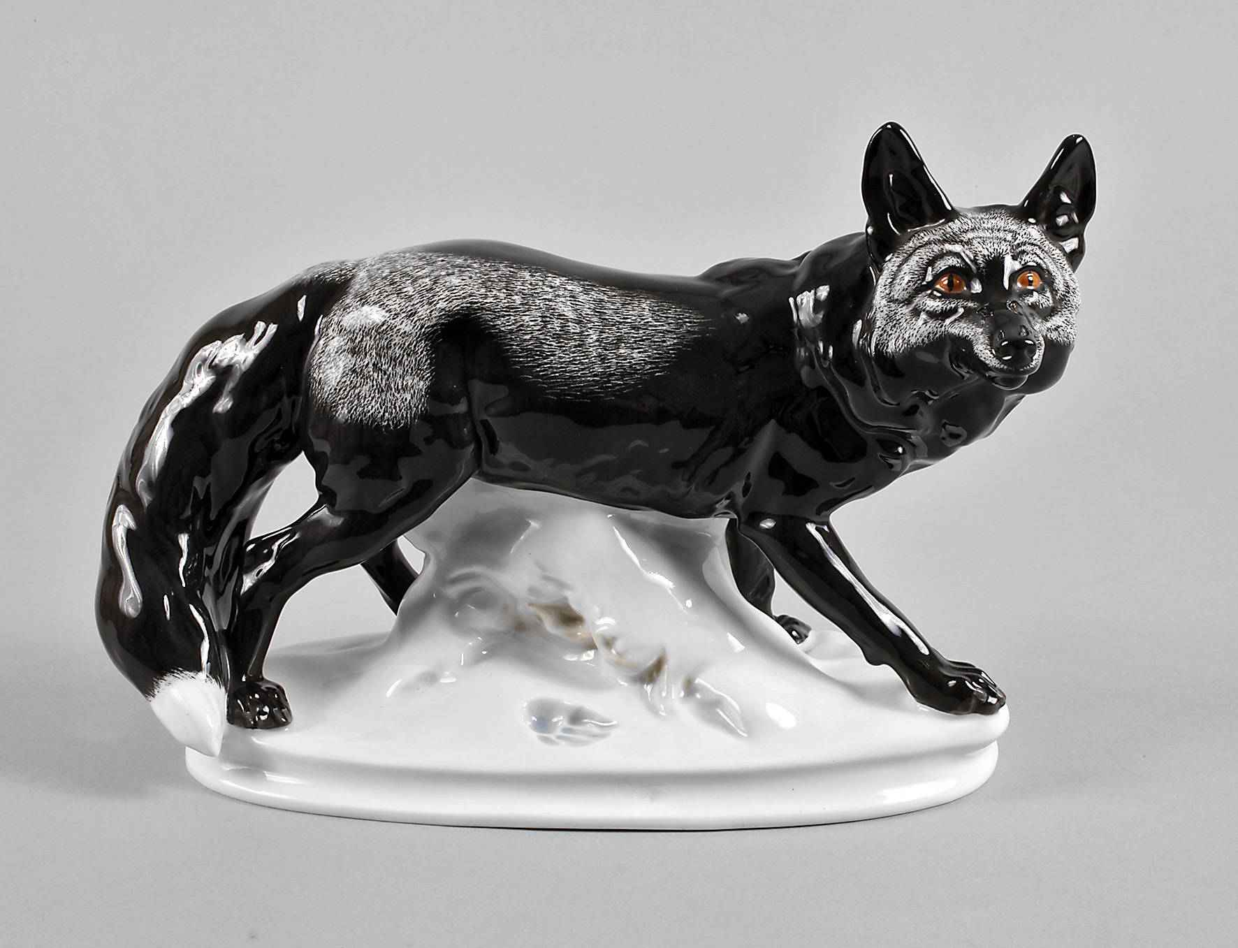 Meissen ”Silberfuchs, stehend”