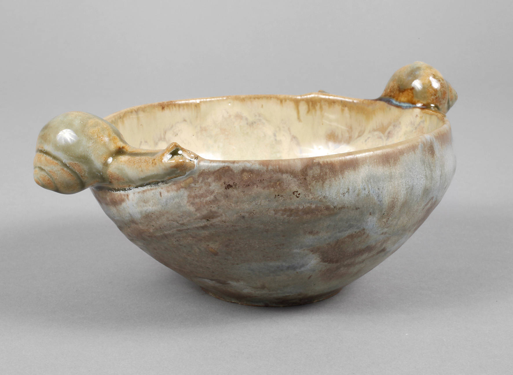 Ernest Bussiére, Schale mit Schnecken