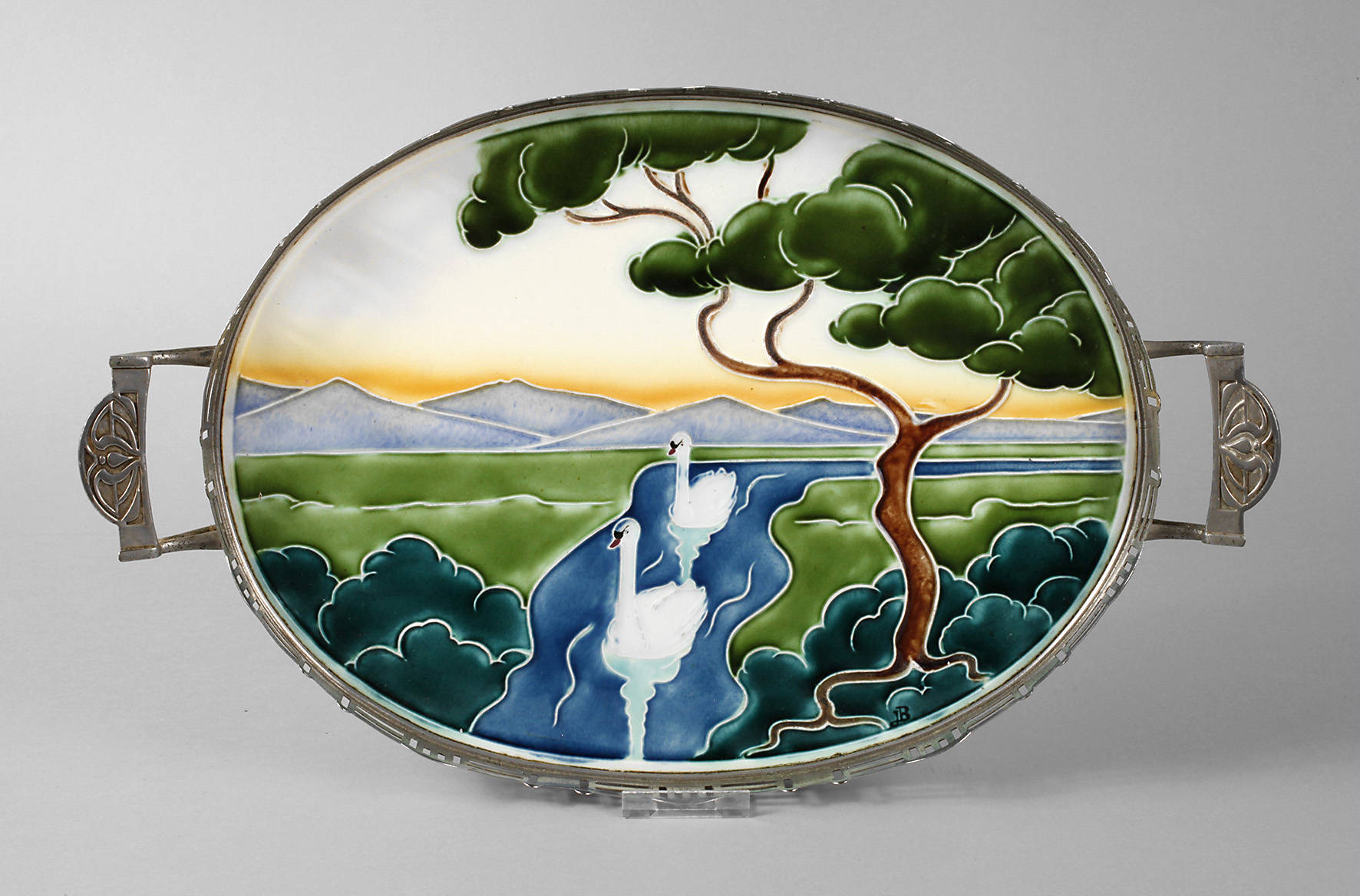 Jugendstiltablett mit Schwänen