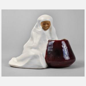 Zsolnay Pecs Beduinenfrau mit Schale