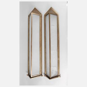 Paar übergroße Wandlampen