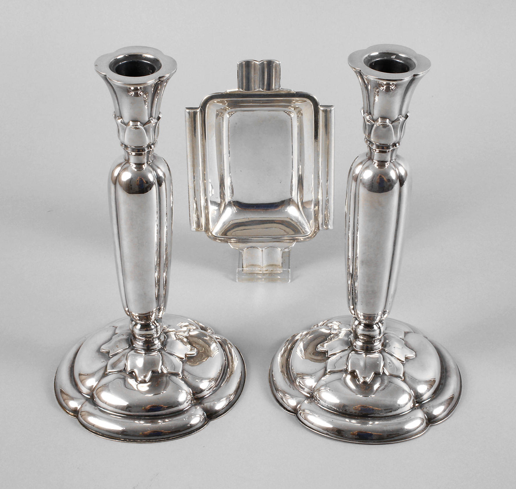 Paar Kerzenständer und Aschenbecher Art déco