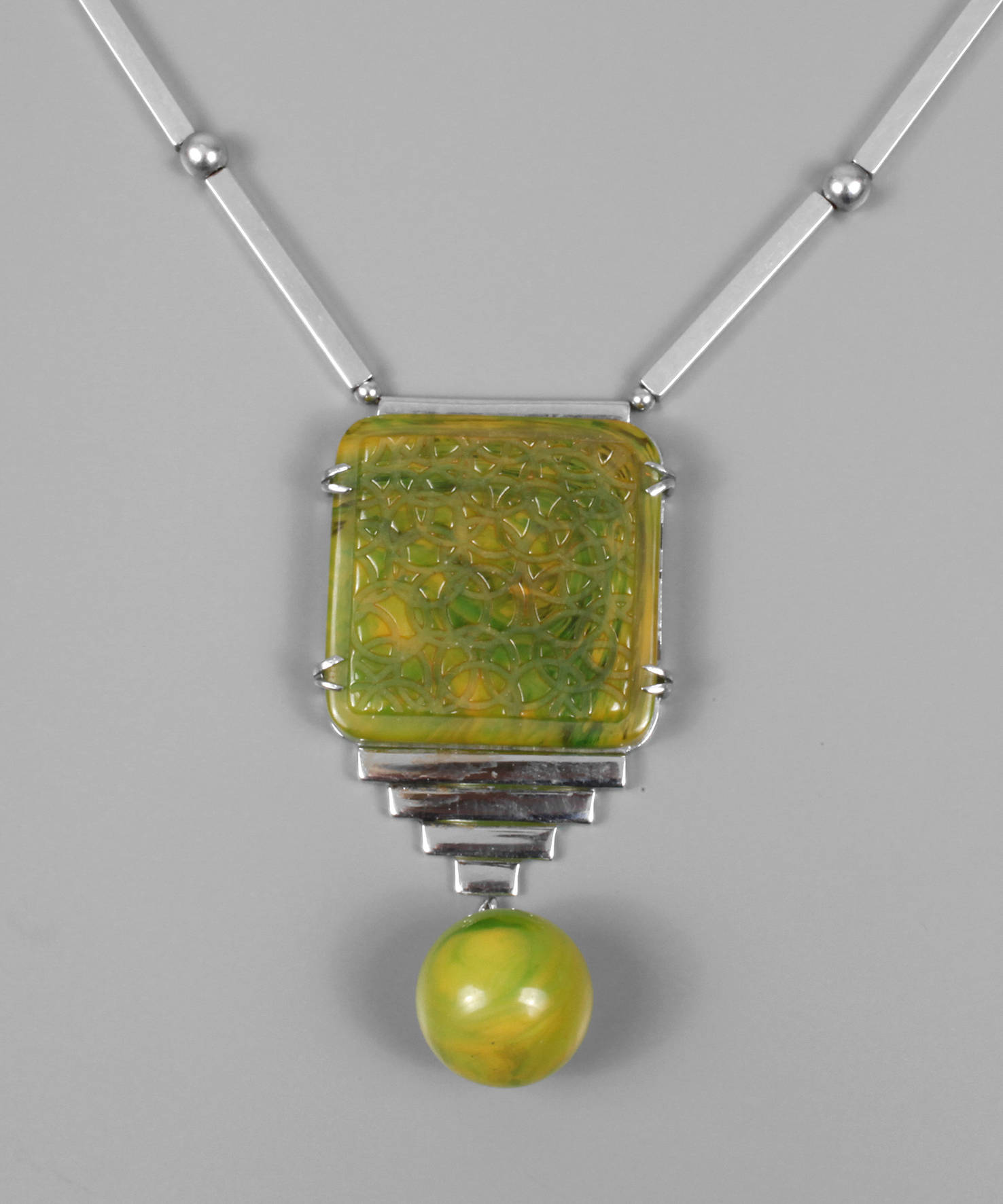 Art déco-Collier mit Kunststoff