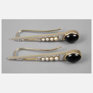 Paar Ohrhänger mit Onyx, Diamanten und Perlen