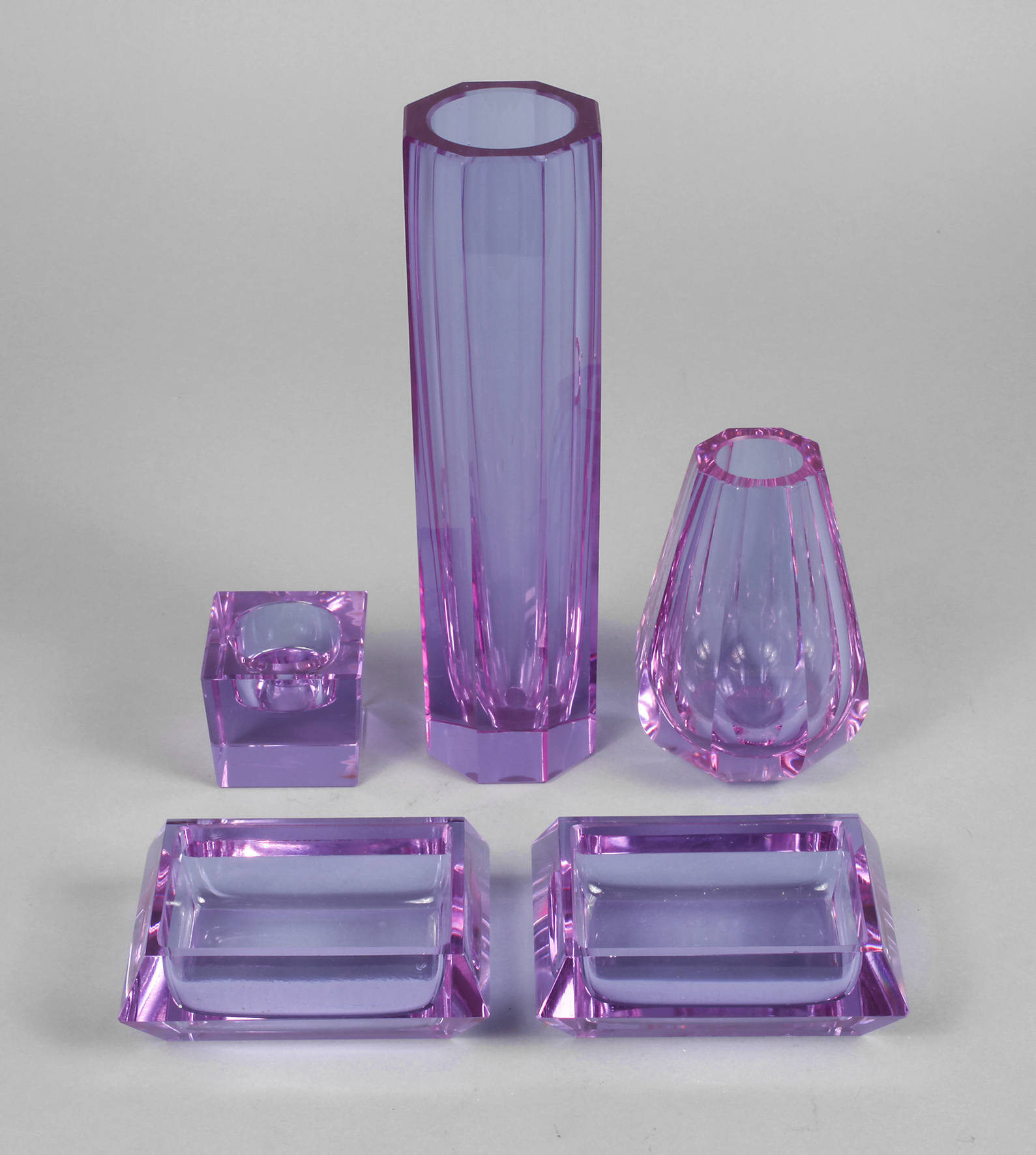 Violette Glasgarnitur