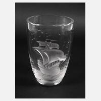 Vase mit Segelboot111