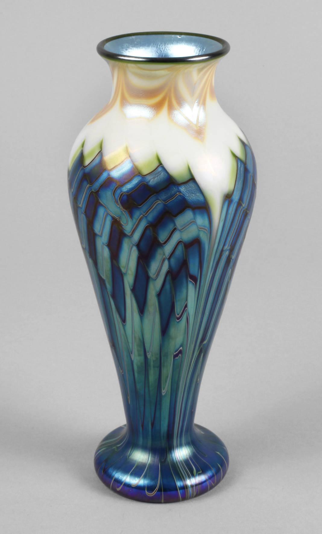 Vase Orient & Flume