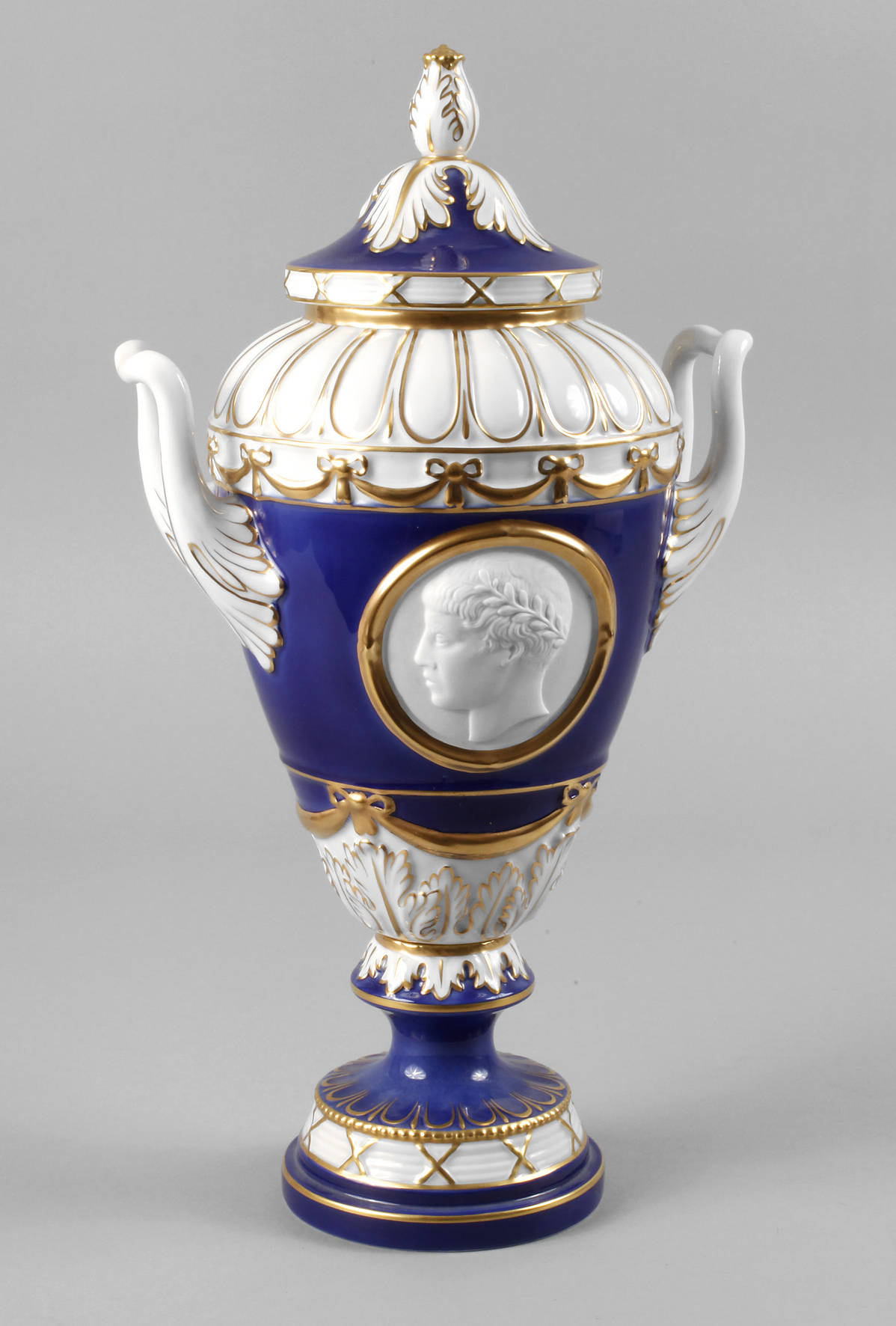 Kahla Amphorenvase mit Deckel