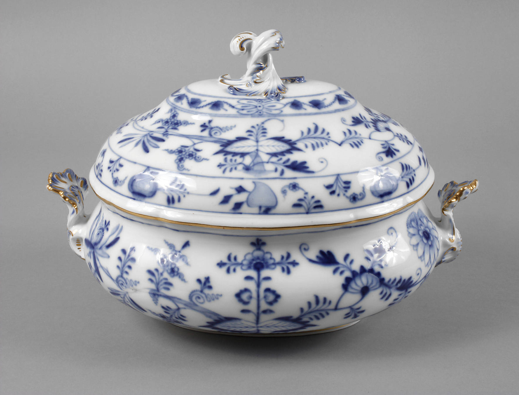 Meissen Deckelterrine ”Zwiebelmuster”
