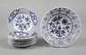 Meissen sechs Durchbruchteller und Schale ”Zwiebelmuster”