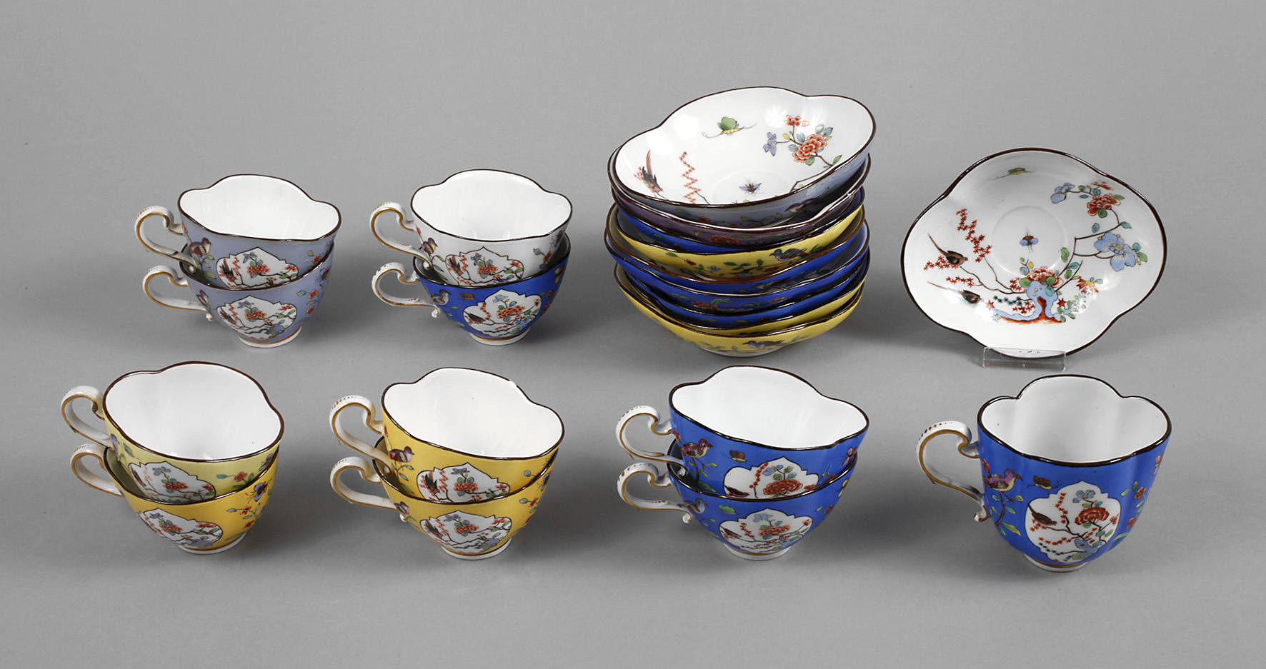 Meissen Konvolut Vierpasstassen Kakiemondekor