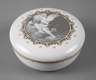 Sèvres Deckeldose Pâte-sur-Pâte
