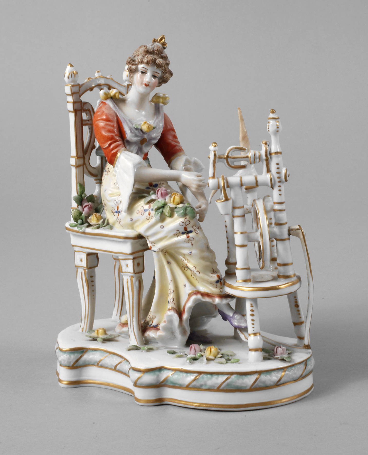 Sitzendorf Dame mit Spinnrad