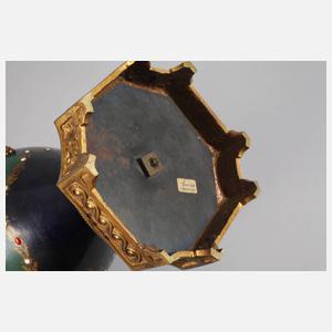 Amphorenvase mit Emaildekor